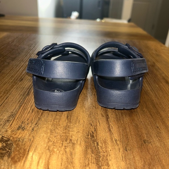 Cat & Jack Navy Kids Sandals - Picture 3 of 7
